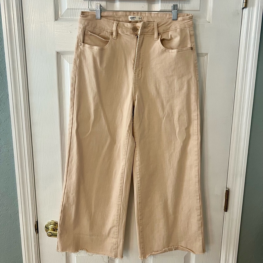 Women's Tan Cropped Frayed Jeans Size 8/29